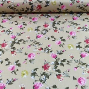 Színes rózsás lakástextil