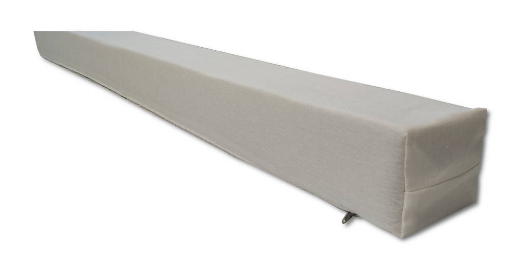 Fehér színű huzatfogó ablakpárna