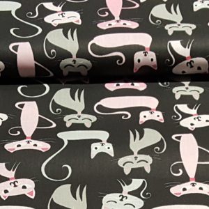 Fekete alapon cicás pamutvászon